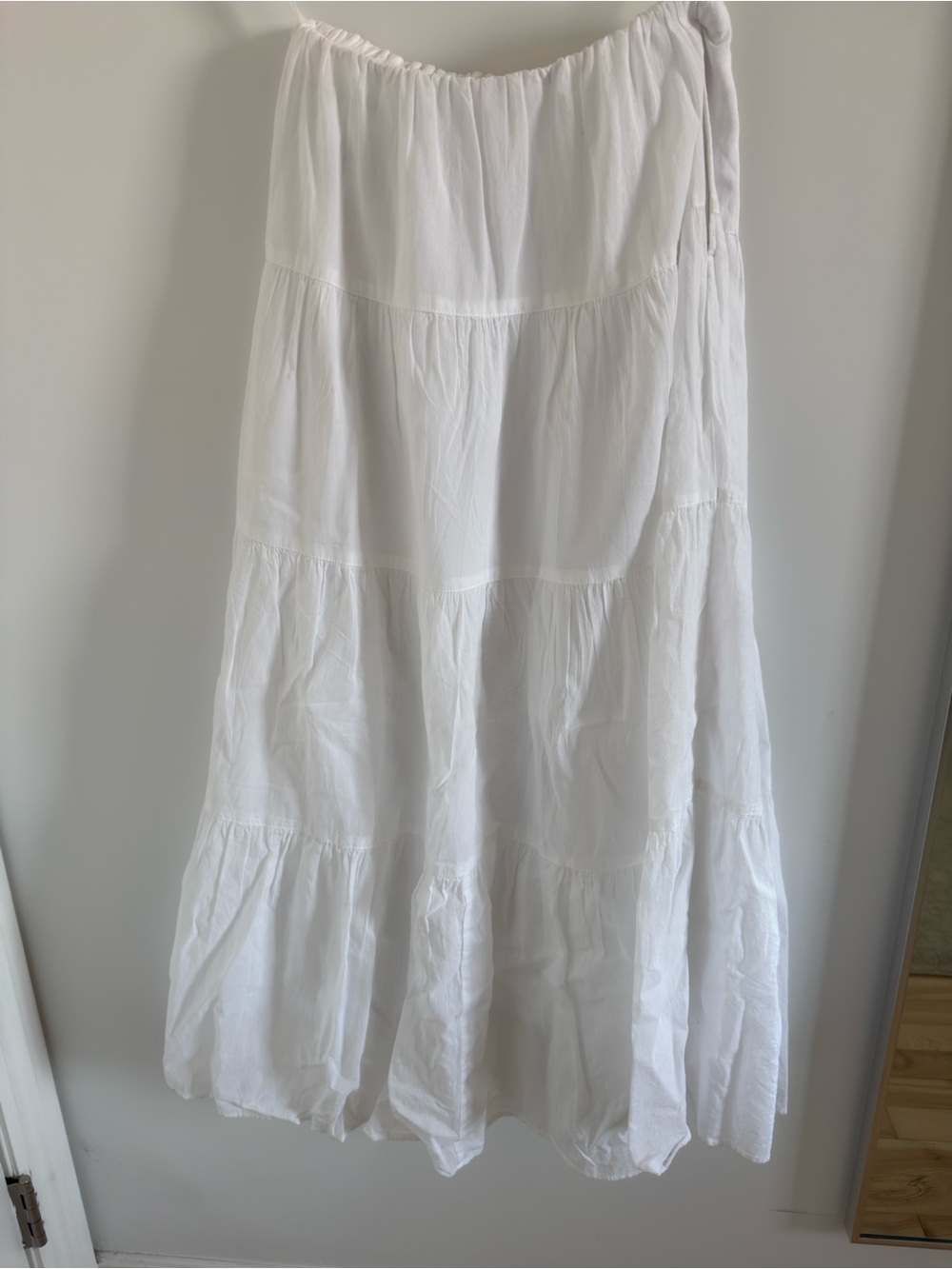 Uniqlo White Tiered Maxi Skirt